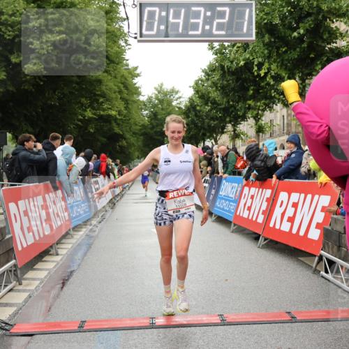 14.06.2026 - REWE Women's Run Strokosch-Dieckow http://msf.ph/oto/9757800 14.06.2026 09:43:44 Ziel 10402, 11508 meine-sportfotos.de
