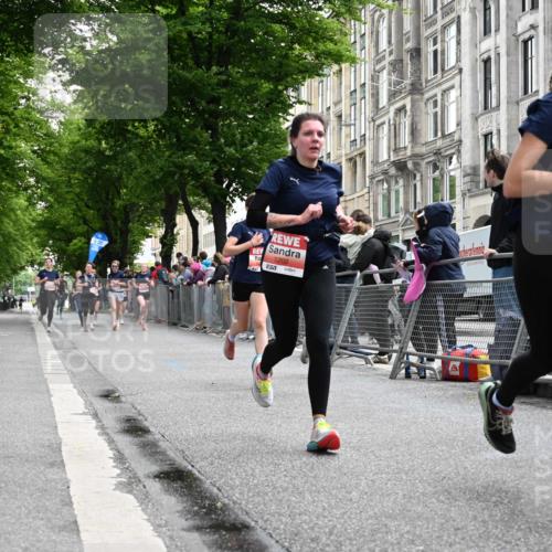 14.06.2026 - REWE Women's Run J. Mangold http://msf.ph/oto/9757841 14.06.2026 10:57:13 Ziel 5202, 5228, 5255, 5499, 5806, 5924 meine-sportfotos.de