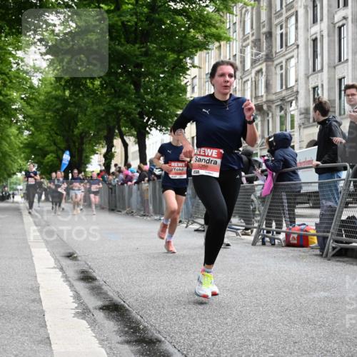 14.06.2026 - REWE Women's Run J. Mangold http://msf.ph/oto/9757843 14.06.2026 10:57:13 Ziel 5202, 5228, 5255, 5499, 5806, 5924 meine-sportfotos.de
