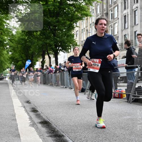 14.06.2026 - REWE Women's Run J. Mangold http://msf.ph/oto/9757846 14.06.2026 10:57:13 Ziel 5202, 5228, 5255, 5499, 5806, 5924 meine-sportfotos.de