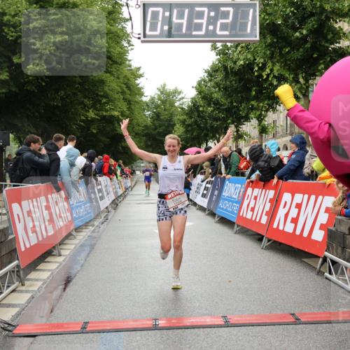 14.06.2026 - REWE Women's Run Strokosch-Dieckow http://msf.ph/oto/9757852 14.06.2026 09:43:43 Ziel 10402, 11508 meine-sportfotos.de