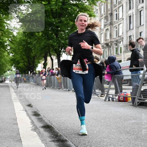 14.06.2026 - REWE Women's Run J. Mangold http://msf.ph/oto/9757891 14.06.2026 10:57:25 Ziel 5381, 5394, 5396, 5778, 5905 meine-sportfotos.de