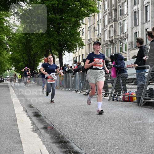 14.06.2026 - REWE Women's Run J. Mangold http://msf.ph/oto/9757930 14.06.2026 10:57:44 Ziel 5047, 5132, 5581, 5686, 5729 meine-sportfotos.de