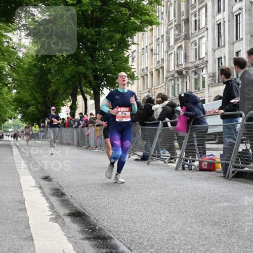 14.06.2026 - REWE Women's Run J. Mangold http://msf.ph/oto/9757952 14.06.2026 10:57:46 Ziel 5047, 5132, 5581, 5686, 5729 meine-sportfotos.de