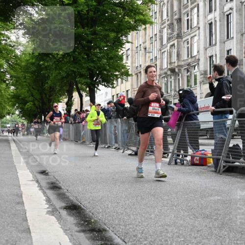 14.06.2026 - REWE Women's Run J. Mangold http://msf.ph/oto/9757986 14.06.2026 10:57:52 Ziel 5505, 5604, 5661, 5686, 5729 meine-sportfotos.de
