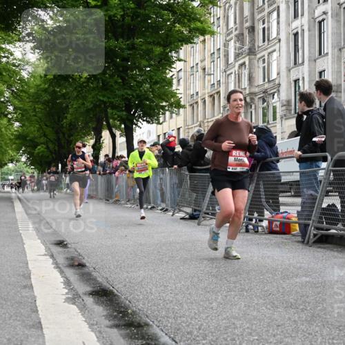 14.06.2026 - REWE Women's Run J. Mangold http://msf.ph/oto/9757989 14.06.2026 10:57:52 Ziel 5505, 5604, 5661, 5686, 5729 meine-sportfotos.de