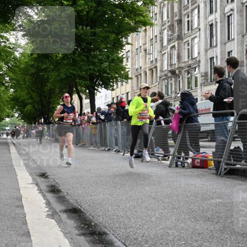 14.06.2026 - REWE Women's Run J. Mangold http://msf.ph/oto/9757993 14.06.2026 10:57:53 Ziel 5113, 5505, 5604, 5661, 5686 meine-sportfotos.de