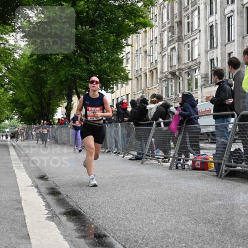 14.06.2026 - REWE Women's Run J. Mangold http://msf.ph/oto/9758004 14.06.2026 10:57:55 Ziel 5113, 5505, 5604, 5661 meine-sportfotos.de