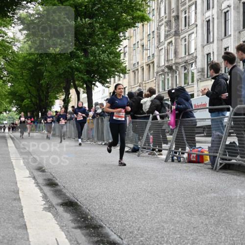 14.06.2026 - REWE Women's Run J. Mangold http://msf.ph/oto/9758011 14.06.2026 10:58:01 Ziel 5111, 5113, 5320, 5679, 5898 meine-sportfotos.de