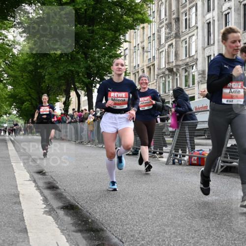 14.06.2026 - REWE Women's Run J. Mangold http://msf.ph/oto/9758060 14.06.2026 10:58:07 Ziel 5107, 5111, 5303, 5320, 5871, 5898 meine-sportfotos.de