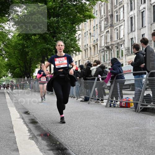 14.06.2026 - REWE Women's Run J. Mangold http://msf.ph/oto/9758071 14.06.2026 10:58:09 Ziel 5107, 5111, 5303, 5320, 5871, 5898 meine-sportfotos.de