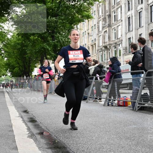 14.06.2026 - REWE Women's Run J. Mangold http://msf.ph/oto/9758075 14.06.2026 10:58:09 Ziel 5107, 5111, 5303, 5320, 5871, 5898 meine-sportfotos.de