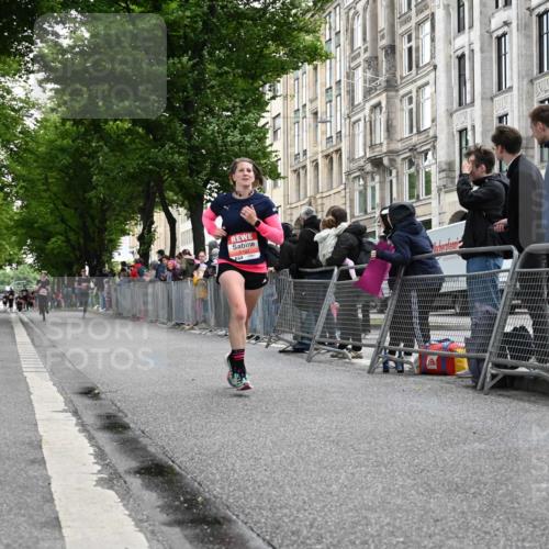14.06.2026 - REWE Women's Run J. Mangold http://msf.ph/oto/9758079 14.06.2026 10:58:11 Ziel 5107, 5303, 5871, 5898 meine-sportfotos.de