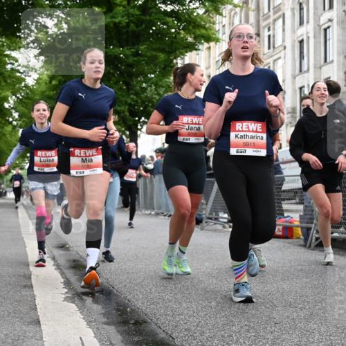 14.06.2026 - REWE Women's Run J. Mangold http://msf.ph/oto/9758157 14.06.2026 10:58:34 Ziel 5066, 5067, 5154, 5226, 5402, 5553, 5585, 5616, 5741, 5766, 5911, 6036 meine-sportfotos.de