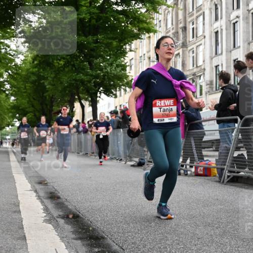 14.06.2026 - REWE Women's Run J. Mangold http://msf.ph/oto/9758174 14.06.2026 10:58:37 Ziel 5066, 5067, 5142, 5144, 5154, 5226, 5376, 5402, 5553, 5585, 5616, 5741, 5766, 5911, 6036 meine-sportfotos.de