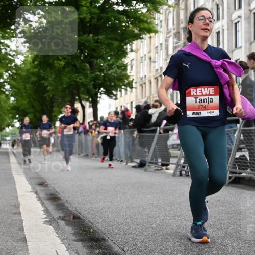 14.06.2026 - REWE Women's Run J. Mangold http://msf.ph/oto/9758176 14.06.2026 10:58:37 Ziel 5066, 5067, 5142, 5144, 5154, 5226, 5376, 5402, 5553, 5585, 5616, 5741, 5766, 5911, 6036 meine-sportfotos.de