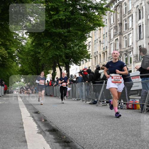 14.06.2026 - REWE Women's Run J. Mangold http://msf.ph/oto/9758211 14.06.2026 10:58:45 Ziel 5142, 5144, 5376, 5595, 5675, 5703, 5986 meine-sportfotos.de