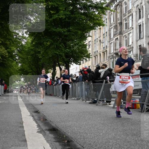 14.06.2026 - REWE Women's Run J. Mangold http://msf.ph/oto/9758213 14.06.2026 10:58:46 Ziel 5376, 5595, 5675, 5703, 5986 meine-sportfotos.de