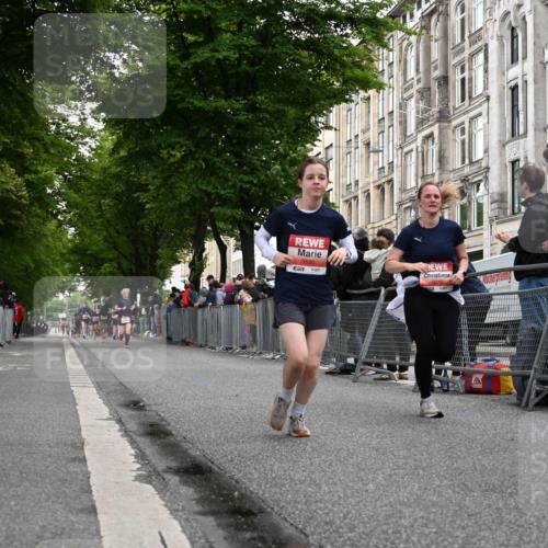 14.06.2026 - REWE Women's Run J. Mangold http://msf.ph/oto/9758232 14.06.2026 10:58:48 Ziel 5595, 5675, 5703, 5986 meine-sportfotos.de