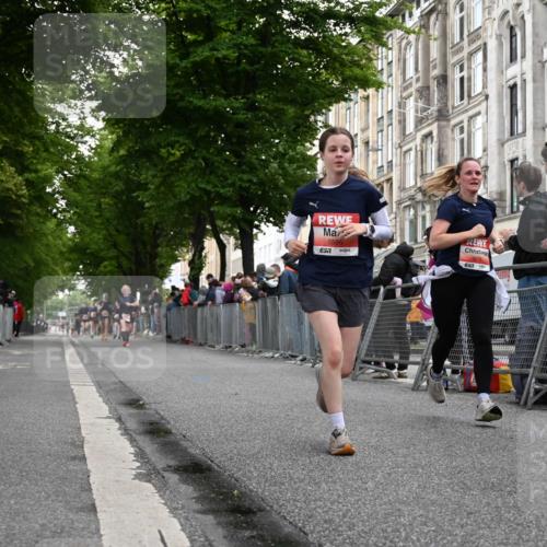 14.06.2026 - REWE Women's Run J. Mangold http://msf.ph/oto/9758234 14.06.2026 10:58:48 Ziel 5595, 5675, 5703, 5986 meine-sportfotos.de