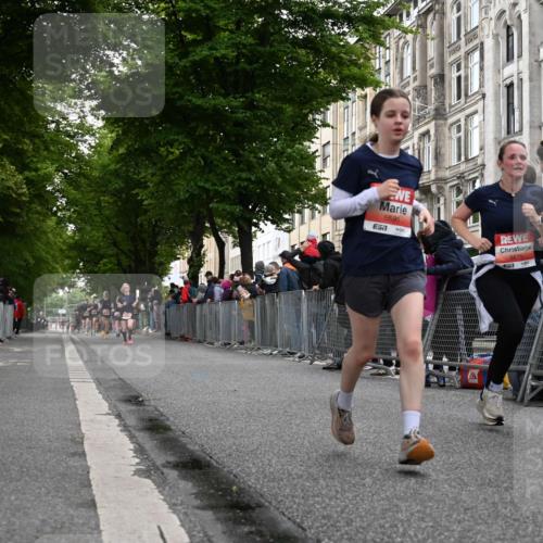 14.06.2026 - REWE Women's Run J. Mangold http://msf.ph/oto/9758236 14.06.2026 10:58:49 Ziel 5595, 5675, 5703, 5986 meine-sportfotos.de