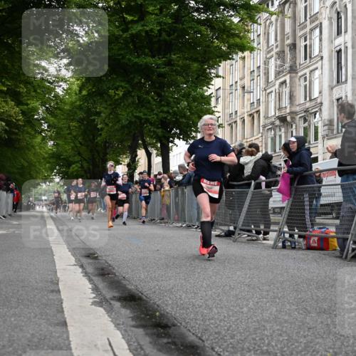 14.06.2026 - REWE Women's Run J. Mangold http://msf.ph/oto/9758259 14.06.2026 10:58:56 Ziel 5095, 5731, 6054, 6056 meine-sportfotos.de
