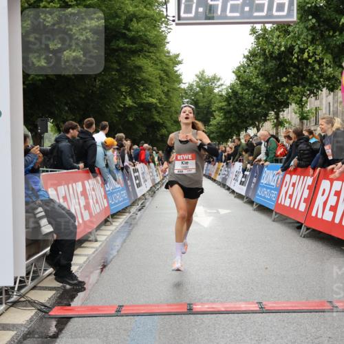 14.06.2026 - REWE Women's Run Strokosch-Dieckow http://msf.ph/oto/9758296 14.06.2026 09:43:01 Ziel 10080, 10992 meine-sportfotos.de