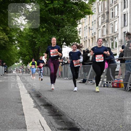 14.06.2026 - REWE Women's Run J. Mangold http://msf.ph/oto/9758327 14.06.2026 10:59:12 Ziel 5032, 5117, 5404, 5409, 5590, 5701, 6016 meine-sportfotos.de