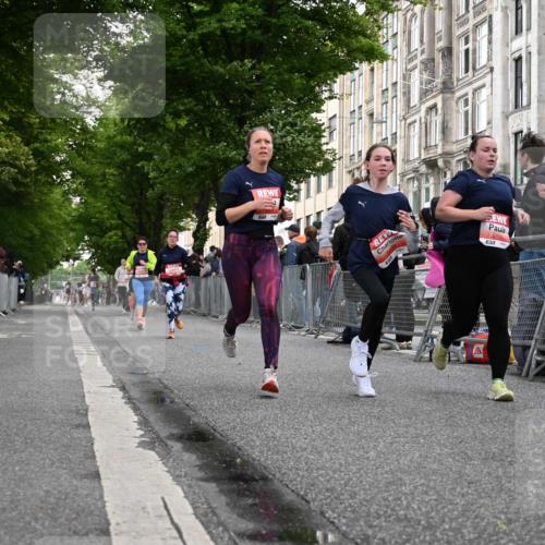 14.06.2026 - REWE Women's Run J. Mangold http://msf.ph/oto/9758332 14.06.2026 10:59:13 Ziel 5032, 5117, 5404, 5409, 5590, 5701, 6016 meine-sportfotos.de