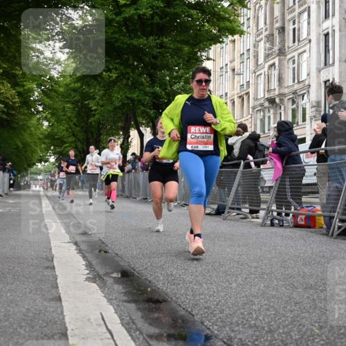 14.06.2026 - REWE Women's Run J. Mangold http://msf.ph/oto/9758360 14.06.2026 10:59:17 Ziel 5117, 5404, 5409, 5418, 5536, 5590, 5634, 5642, 5701, 6016 meine-sportfotos.de