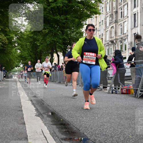 14.06.2026 - REWE Women's Run J. Mangold http://msf.ph/oto/9758363 14.06.2026 10:59:18 Ziel 5117, 5404, 5418, 5536, 5560, 5590, 5634, 5642, 5701, 6016 meine-sportfotos.de