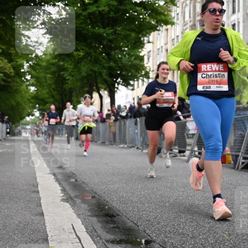 14.06.2026 - REWE Women's Run J. Mangold http://msf.ph/oto/9758367 14.06.2026 10:59:18 Ziel 5117, 5404, 5418, 5536, 5560, 5590, 5634, 5642, 5701, 6016 meine-sportfotos.de