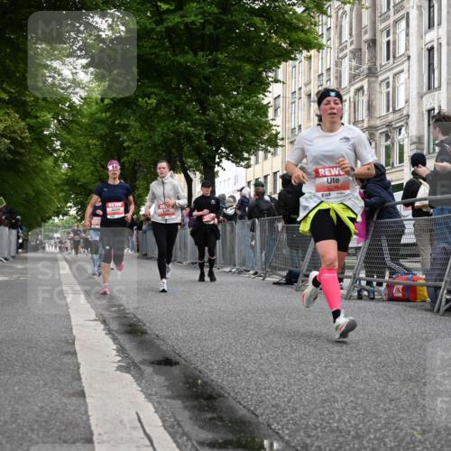 14.06.2026 - REWE Women's Run J. Mangold http://msf.ph/oto/9758388 14.06.2026 10:59:20 Ziel 5117, 5418, 5536, 5560, 5590, 5634, 5642, 6016, 6017 meine-sportfotos.de