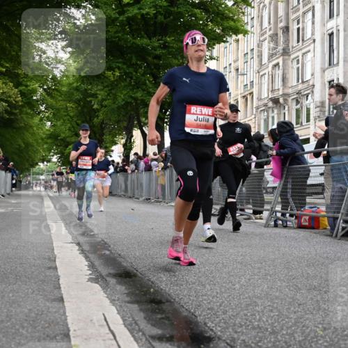 14.06.2026 - REWE Women's Run J. Mangold http://msf.ph/oto/9758405 14.06.2026 10:59:22 Ziel 5117, 5418, 5536, 5560, 5634, 5642, 6016, 6017 meine-sportfotos.de
