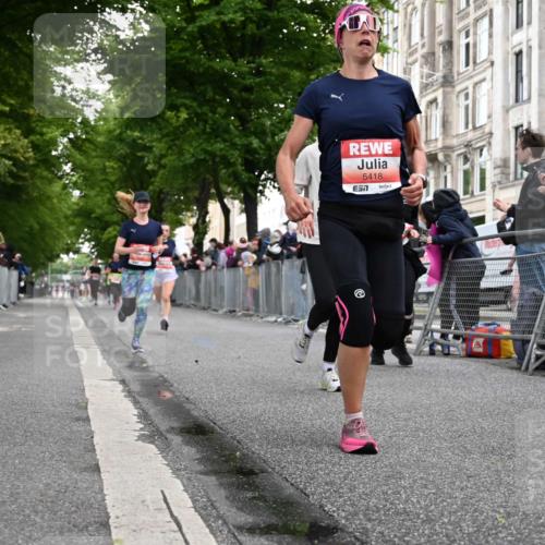 14.06.2026 - REWE Women's Run J. Mangold http://msf.ph/oto/9758408 14.06.2026 10:59:22 Ziel 5117, 5418, 5536, 5560, 5634, 5642, 6016, 6017 meine-sportfotos.de