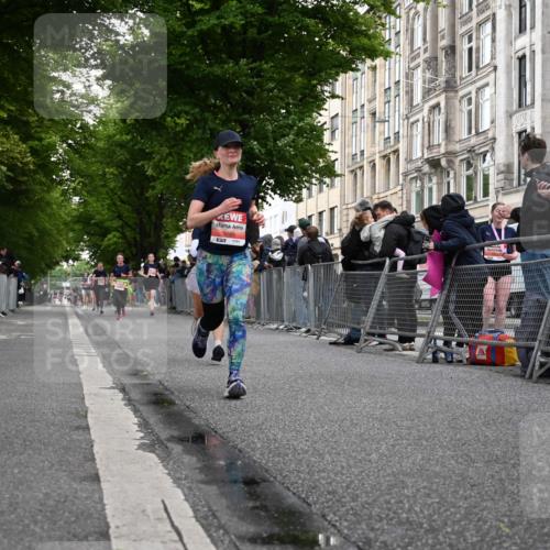 14.06.2026 - REWE Women's Run J. Mangold http://msf.ph/oto/9758414 14.06.2026 10:59:24 Ziel 5418, 5536, 5560, 5634, 5642, 5928, 6017 meine-sportfotos.de