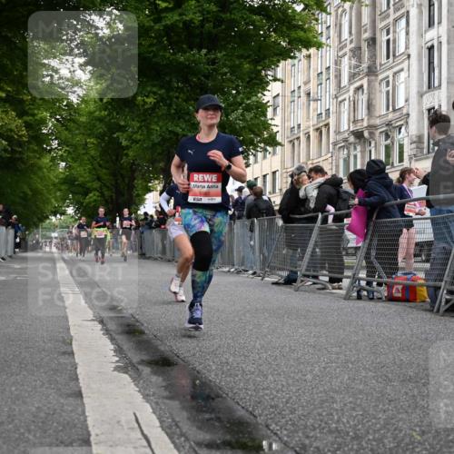 14.06.2026 - REWE Women's Run J. Mangold http://msf.ph/oto/9758416 14.06.2026 10:59:24 Ziel 5418, 5536, 5560, 5634, 5642, 5928, 6017 meine-sportfotos.de