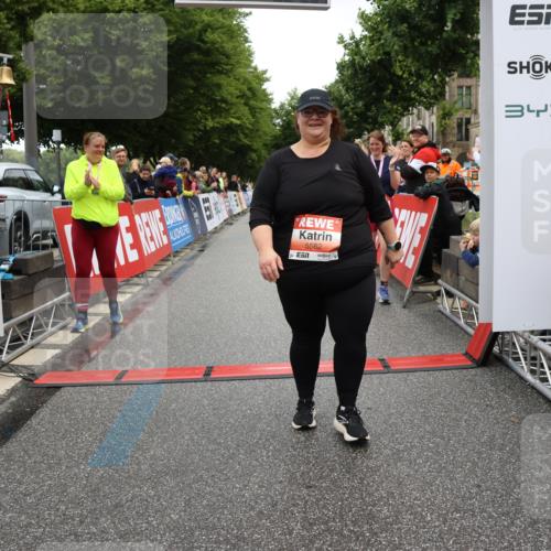 14.06.2026 - REWE Women's Run Strokosch-Dieckow http://msf.ph/oto/9758418 14.06.2026 11:26:58 Ziel 5562 meine-sportfotos.de