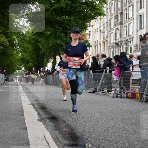 14.06.2026 - REWE Women's Run J. Mangold http://msf.ph/oto/9758419 14.06.2026 10:59:24 Ziel 5418, 5536, 5560, 5634, 5642, 5928, 6017 meine-sportfotos.de