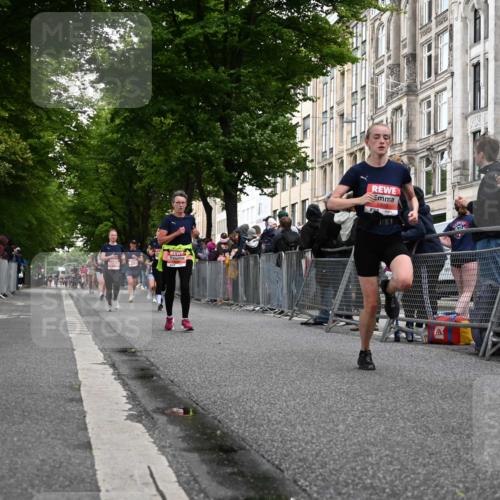 14.06.2026 - REWE Women's Run J. Mangold http://msf.ph/oto/9758431 14.06.2026 10:59:29 Ziel 5139, 5258, 5886, 5928, 6017 meine-sportfotos.de