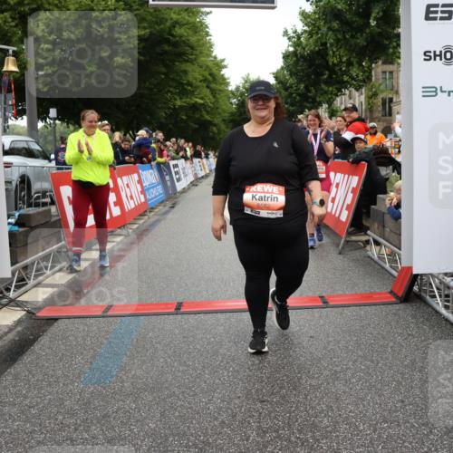 14.06.2026 - REWE Women's Run Strokosch-Dieckow http://msf.ph/oto/9758433 14.06.2026 11:26:58 Ziel 5562 meine-sportfotos.de