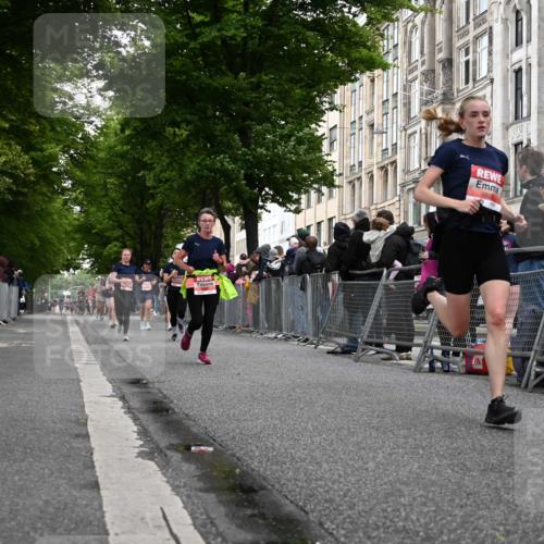 14.06.2026 - REWE Women's Run J. Mangold http://msf.ph/oto/9758434 14.06.2026 10:59:29 Ziel 5139, 5258, 5886, 5928, 6017 meine-sportfotos.de