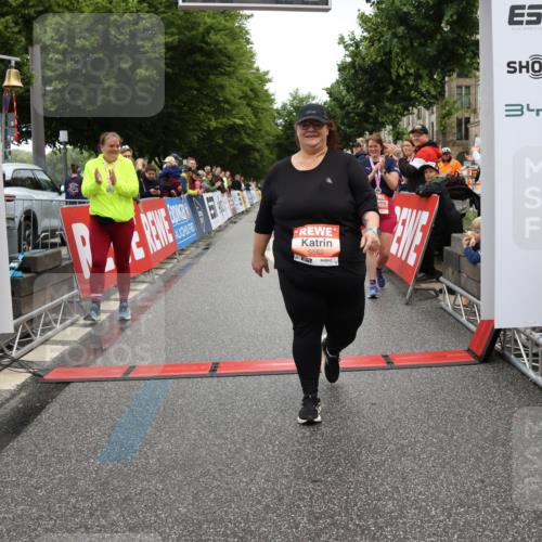 14.06.2026 - REWE Women's Run Strokosch-Dieckow http://msf.ph/oto/9758442 14.06.2026 11:26:58 Ziel 5562 meine-sportfotos.de
