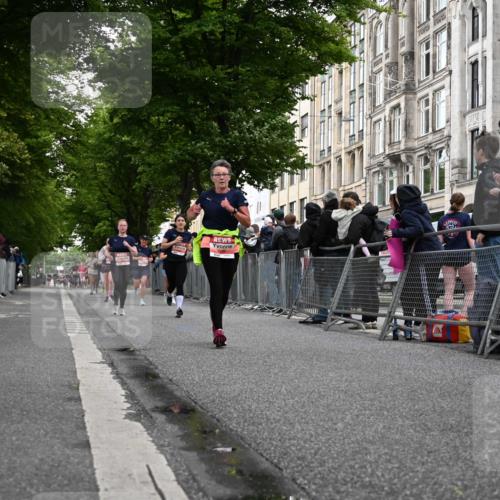14.06.2026 - REWE Women's Run J. Mangold http://msf.ph/oto/9758446 14.06.2026 10:59:30 Ziel 5139, 5258, 5886, 5928, 6030, 6031 meine-sportfotos.de