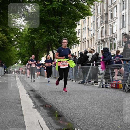 14.06.2026 - REWE Women's Run J. Mangold http://msf.ph/oto/9758450 14.06.2026 10:59:31 Ziel 5139, 5258, 5886, 5928, 6030, 6031 meine-sportfotos.de