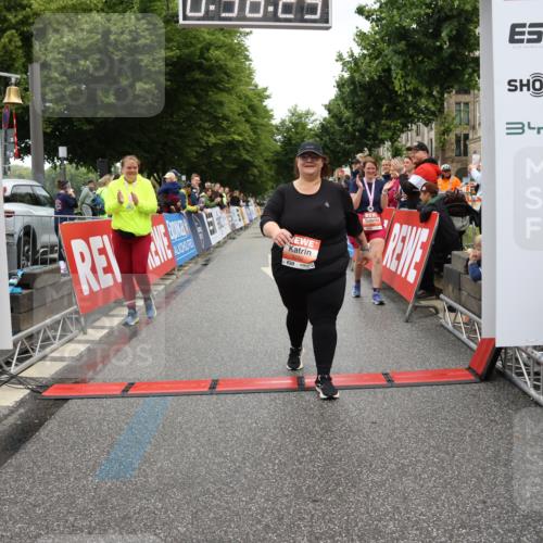 14.06.2026 - REWE Women's Run Strokosch-Dieckow http://msf.ph/oto/9758459 14.06.2026 11:26:58 Ziel 5562 meine-sportfotos.de