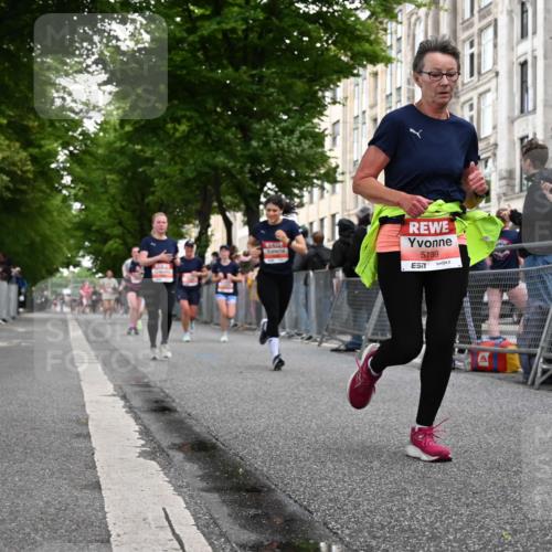14.06.2026 - REWE Women's Run J. Mangold http://msf.ph/oto/9758467 14.06.2026 10:59:32 Ziel 5094, 5139, 5258, 5886, 5928, 6030, 6031 meine-sportfotos.de