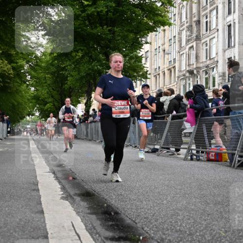 14.06.2026 - REWE Women's Run J. Mangold http://msf.ph/oto/9758490 14.06.2026 10:59:34 Ziel 5094, 5139, 5217, 5258, 5569, 5873, 5886, 6030, 6031 meine-sportfotos.de