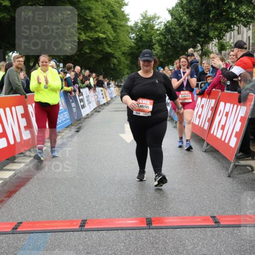 14.06.2026 - REWE Women's Run Strokosch-Dieckow http://msf.ph/oto/9758494 14.06.2026 11:26:56 Ziel 5562 meine-sportfotos.de