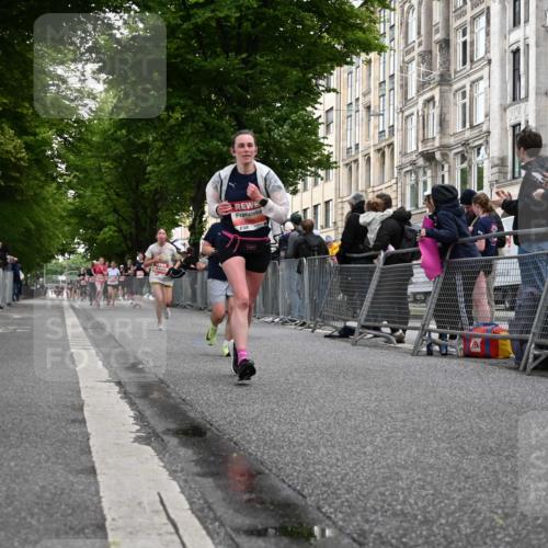 14.06.2026 - REWE Women's Run J. Mangold http://msf.ph/oto/9758515 14.06.2026 10:59:37 Ziel 5094, 5217, 5258, 5569, 5873, 5886, 6030, 6031 meine-sportfotos.de